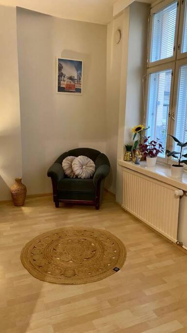 Lovely Apartment In The Centre, Street Level And Inner Yard هلسنكي المظهر الخارجي الصورة