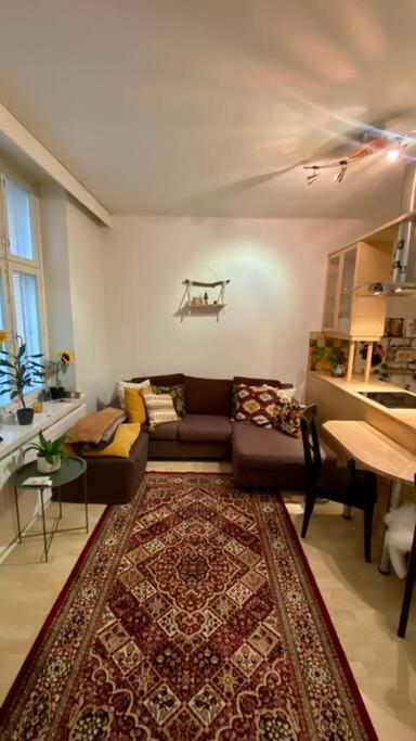 Lovely Apartment In The Centre, Street Level And Inner Yard هلسنكي المظهر الخارجي الصورة